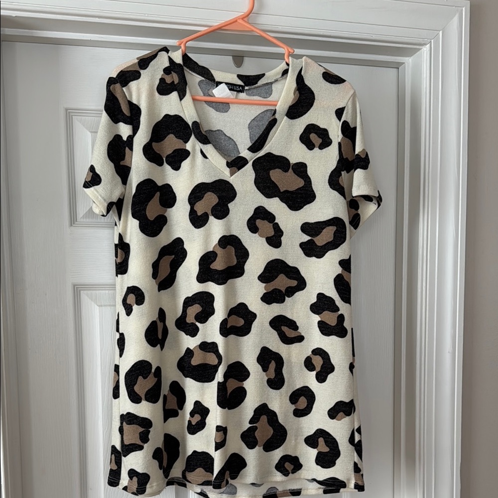 Leopard Print V-Neck T-Shirt